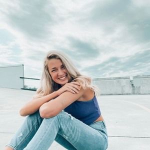 Meet your Posher, Kacey